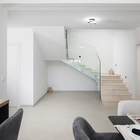 Vilatwins Βίλα Πούλα