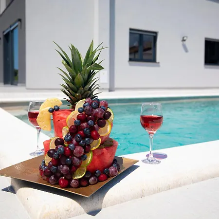 Villa Vilatwins Pula